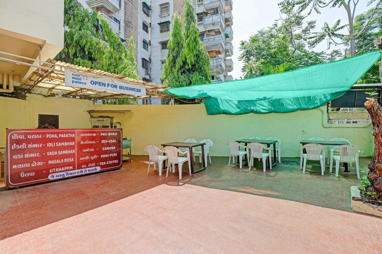 Oyo Flagship 80463 Hotel Mini Palace Vadodara Esterno foto