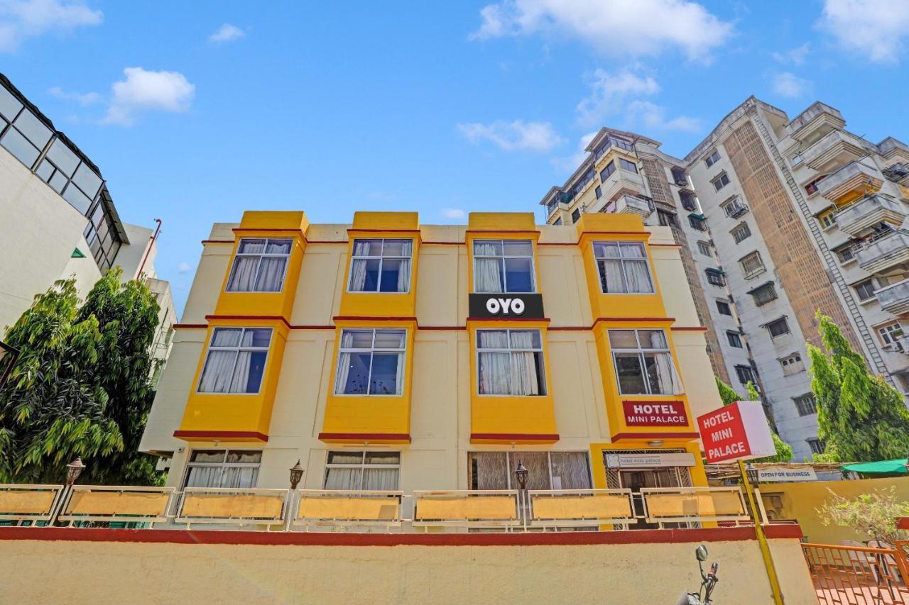 Oyo Flagship 80463 Hotel Mini Palace Vadodara Esterno foto